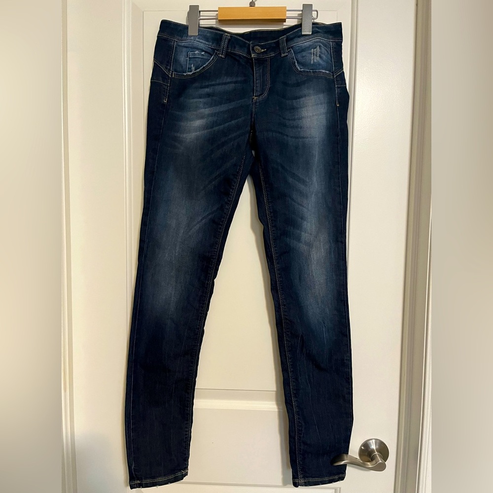 UNITED COLORS OF BENETTON distressed jeans size 29 NWOT